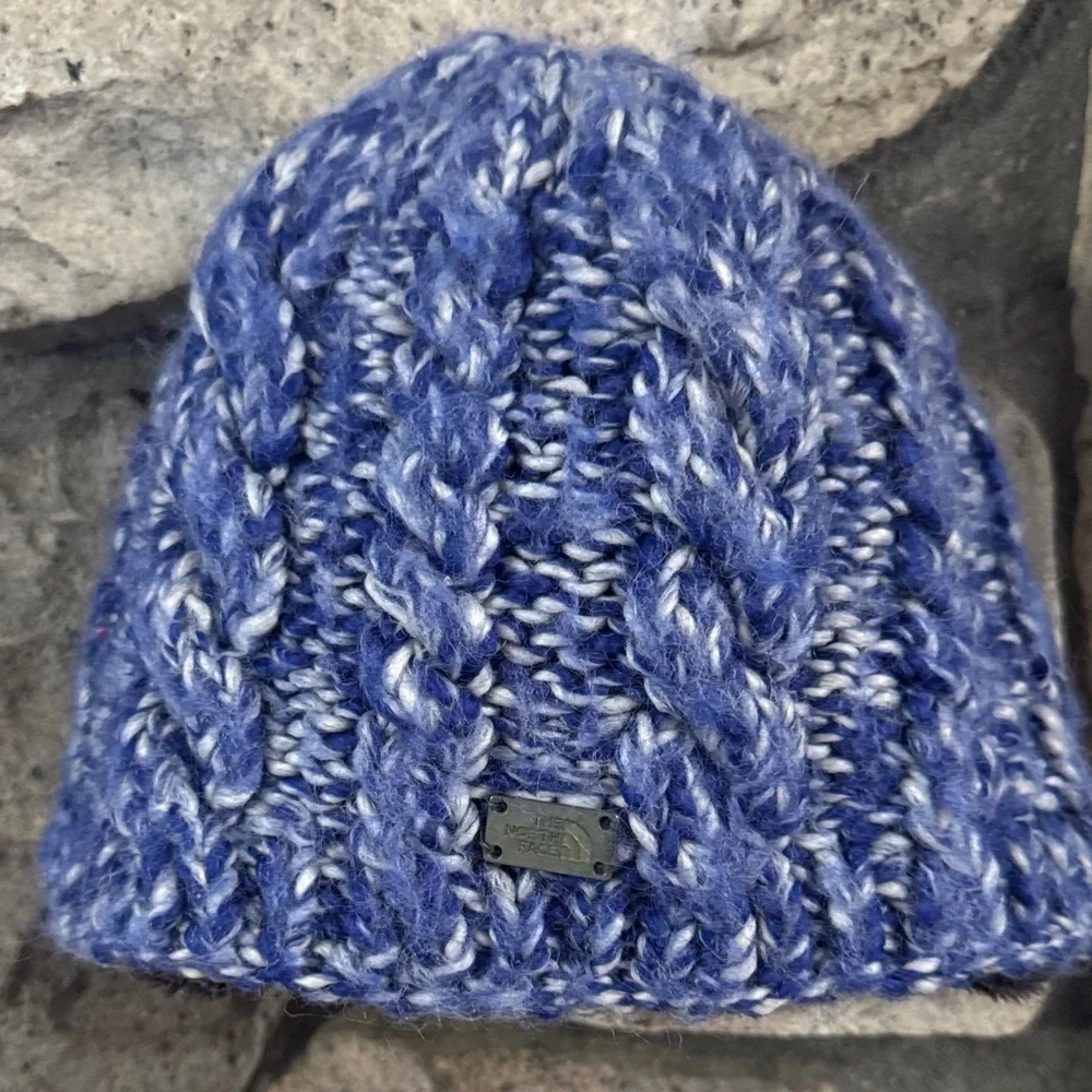 The North Face Blue and White Knit plush fleece lined Beanie hat kids one size